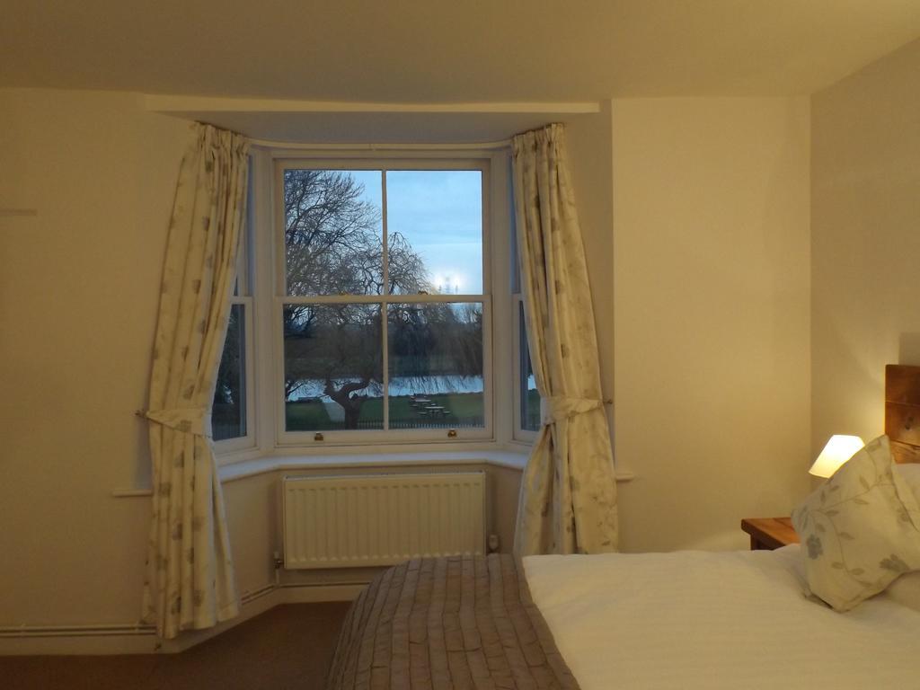 Old Riverview Guest House Earith Ruang foto