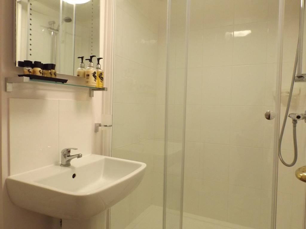 Old Riverview Guest House Earith Ruang foto